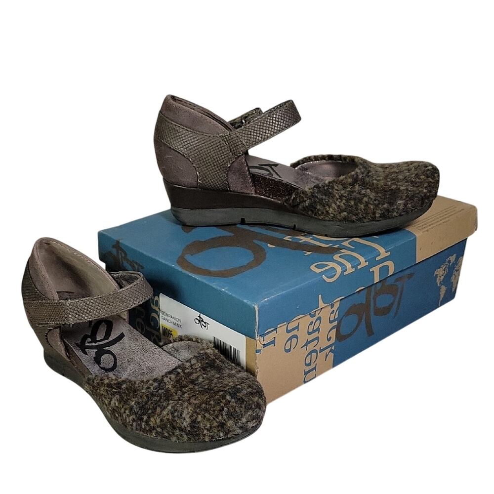 OTBT Companion Ranch Mink Mary Jane Wedge Clogs Womens Size 6.5 NEW